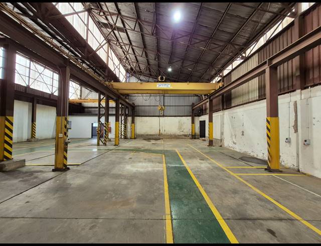 512M² FACTORY TO LET IN APEX